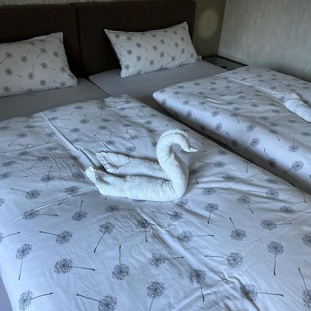 Peedy'S Luxurioese 60M² Wohnung Mit Balkonterrasse Stade Luaran gambar
