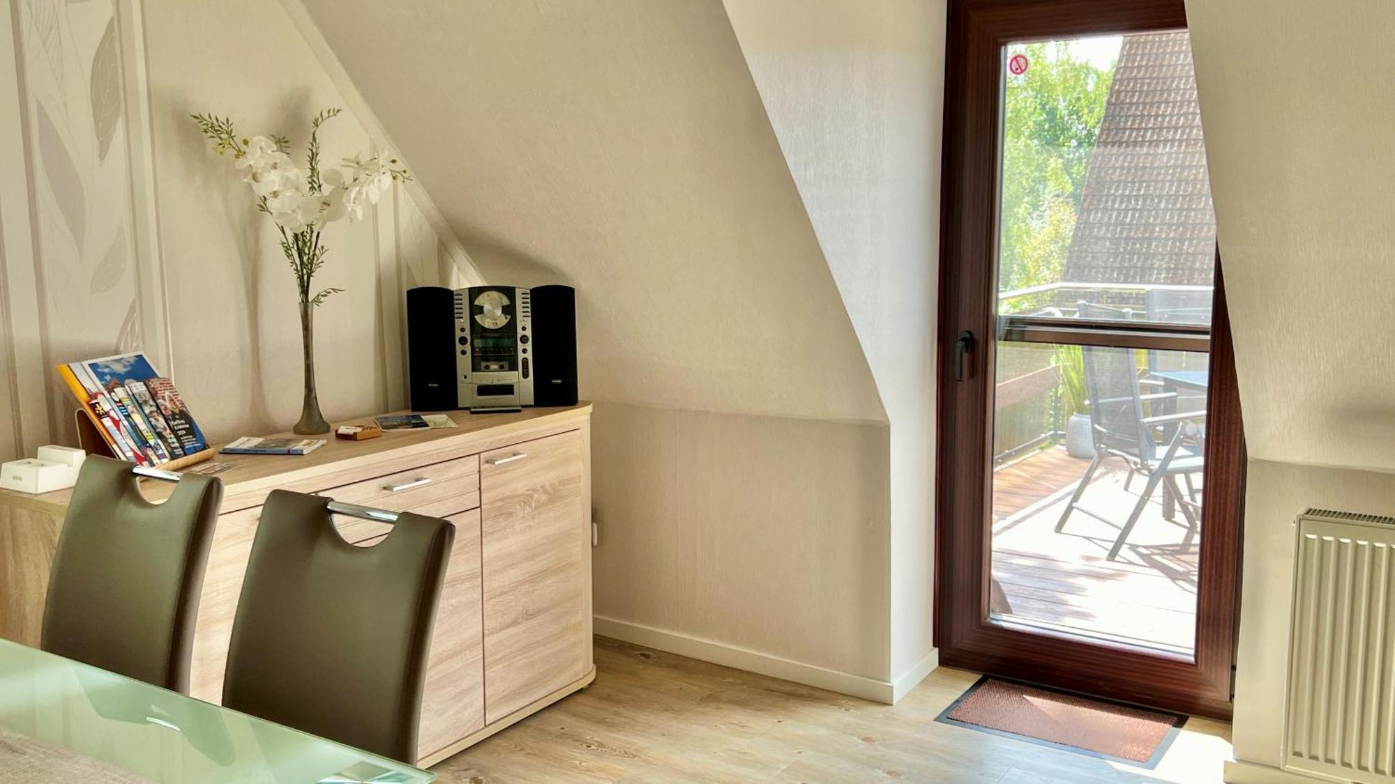 Peedy'S Luxurioese 60M² Wohnung Mit Balkonterrasse Stade Luaran gambar